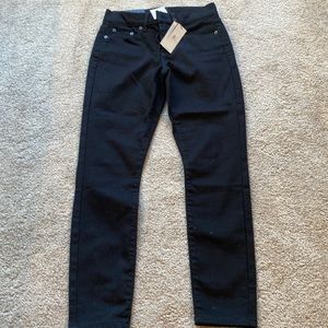 Banana Republic women's black skinny fit jeans NWT size 2P.